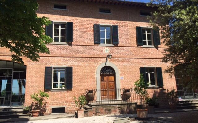 Отель Relais Montemaggiore Синалунга вид на фасад