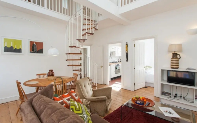 Large Shoreditch 2/dbl bed Loft apt