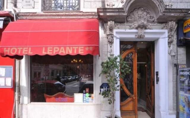 Отель Hôtel Lépante вид на фасад