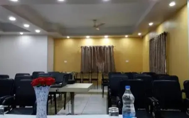 Hotel Gopi Palace