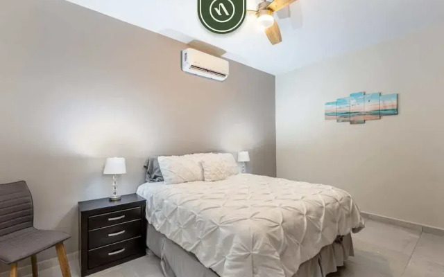 New 2 BR Condo With Private Terrace - BBQ