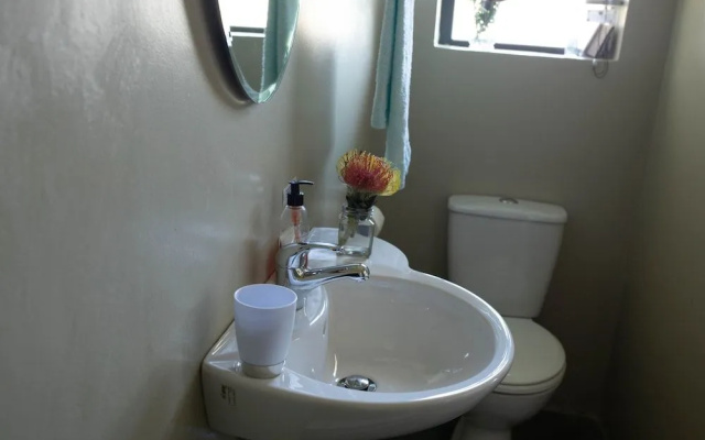 Stay at Friends (Guest house)