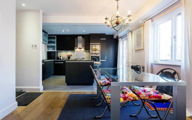 Waterside Mews