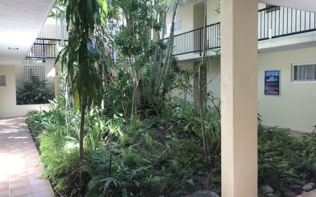 Villa Vaucluse Apartments of Cairns 2