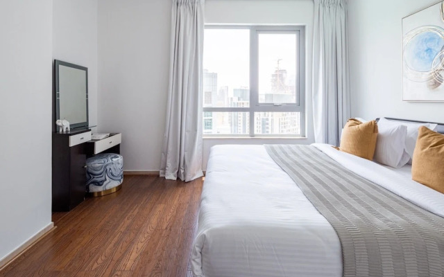 Stellar 2BR Apartment With Dazzling Views Of The Burj Khalifa