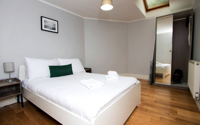 Westciti Caroco Aparthotel