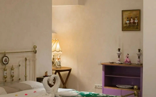 Guest rooms · Tbilisi — photo 13
