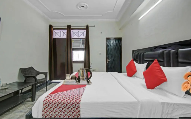 Oyo 87944 Hotel Rudra
