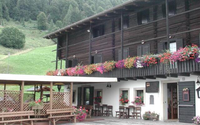 Отель Albergo Riglarhaus Италия, Саурис - отзывы, цены и фото номеров - забронировать отель Albergo Riglarhaus онлайн вид на фасад