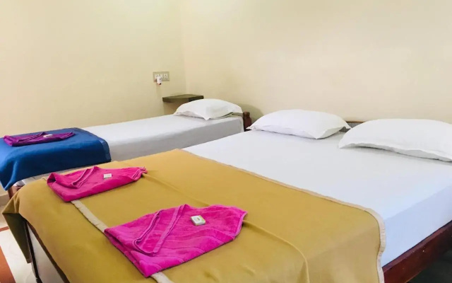 Hotel Varsha Hampi