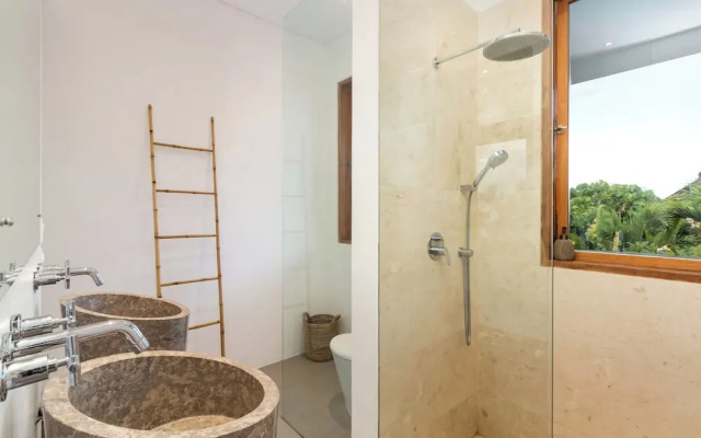 Villa Manusa by Villa Finder