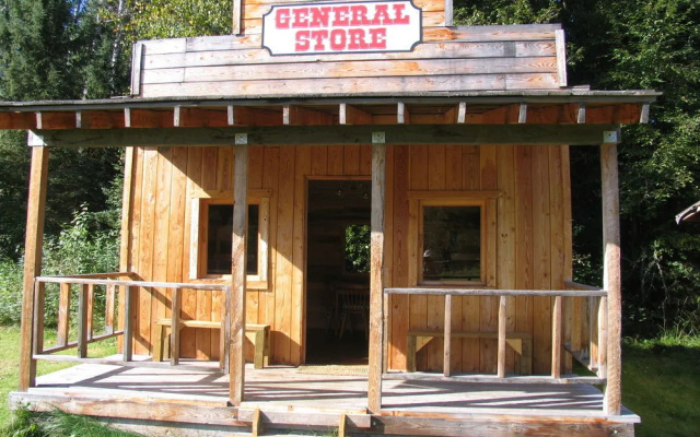 Fort Wells Gray Rustic Cabins Hostel