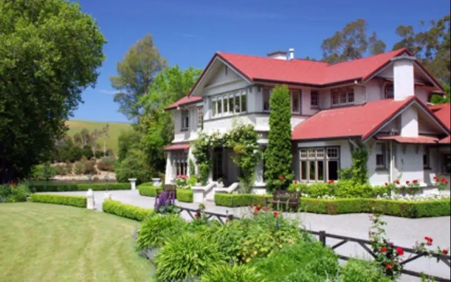 Lake Timara Lodge