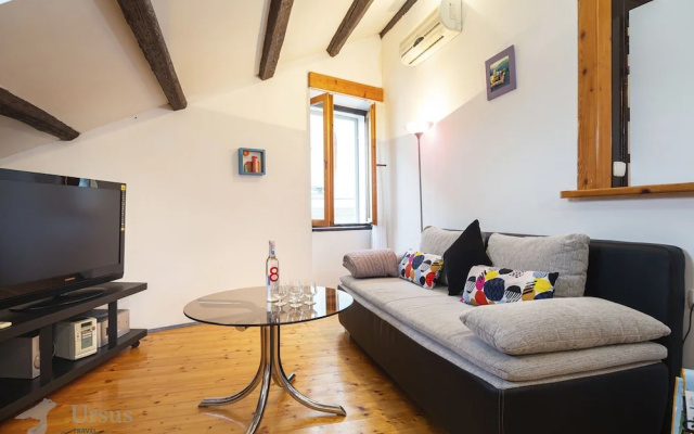 Apartment Lira