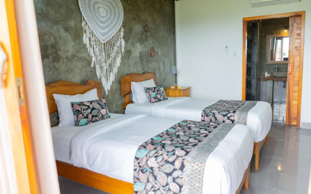 West Break Bali Medewi