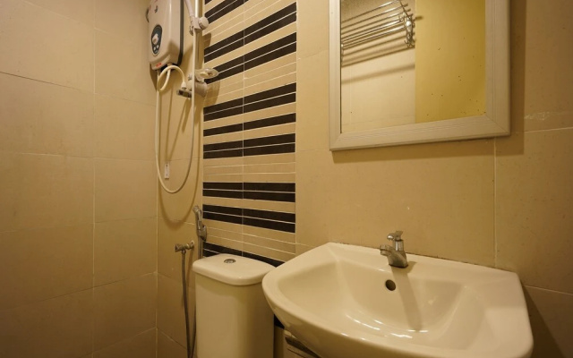 JJ Hotel by OYO Rooms