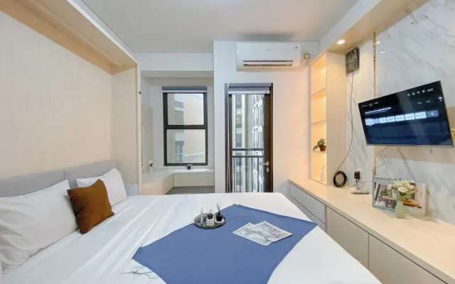 Elegant And Comfy Studio At Transpark Cibubur Apartment