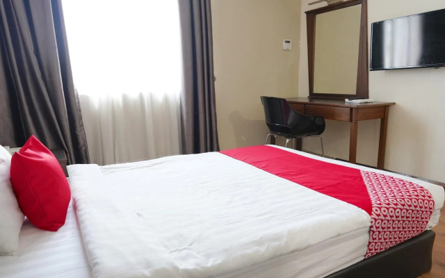 OYO 43987 Season Inn