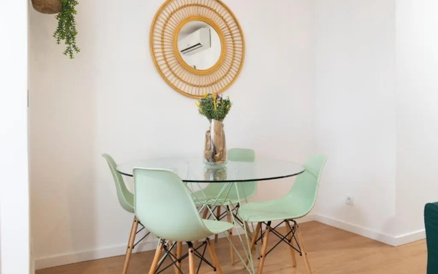 Charming 1 Bedroom Apartment w/ Terrace Near Belém
