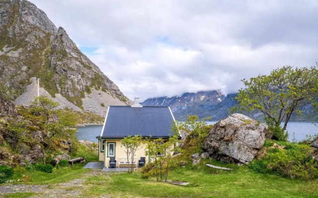 Sea-view house in Sund
