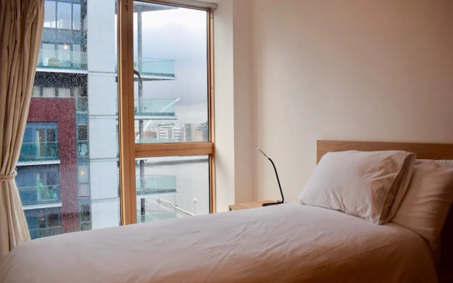 3 Bed Room Flat In Grand Canal With River Views