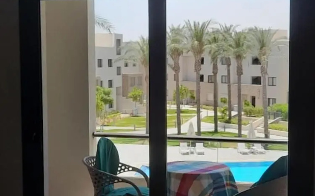 Chill at Salty Life, Pool & Balcony, Azha, Sokhna