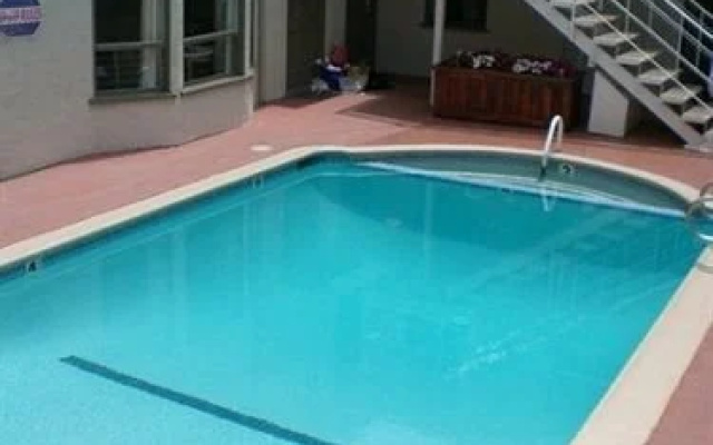 Beach Plaza Hotel