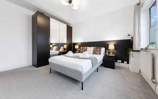 Powder Mill Retreat - 2BR Modern Flat for 4