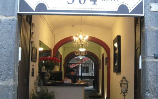 Hotel 304
