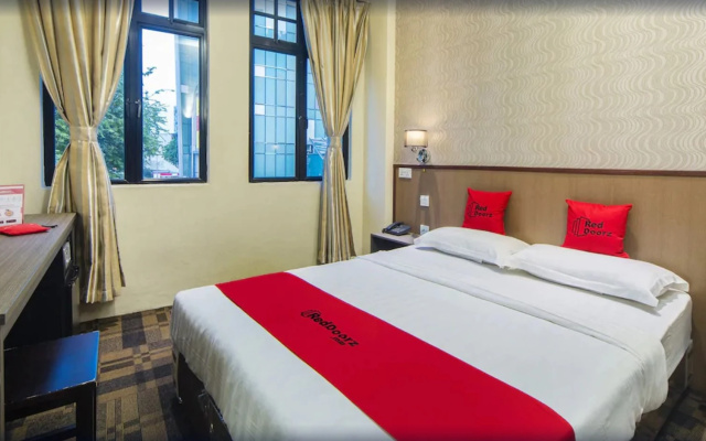 RedDoorz Plus near Lavender Street