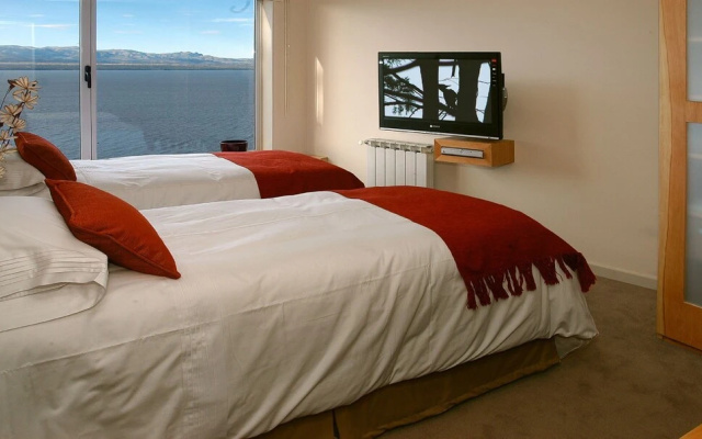 Luxury 2-Bedr Apt Amazing Views AT1