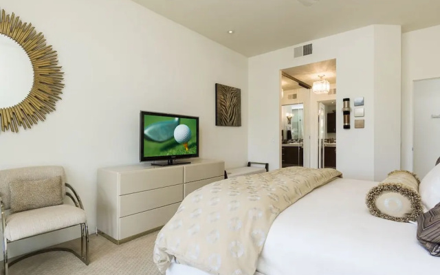 Designer Palm Springs Condo by RedAwning