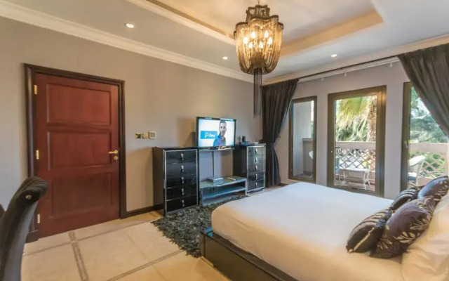 The Palm Jumeirah Villas - Frond A