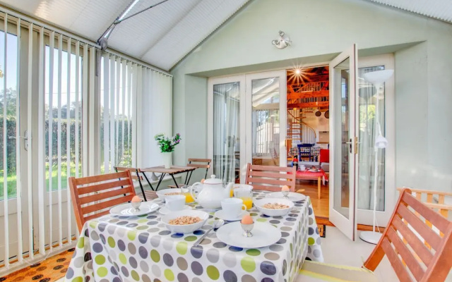 Traditional Holiday Home in Briston With Garden