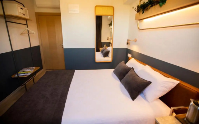 Urla 1867 Hotel