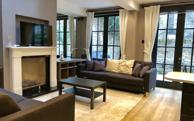 Claverton Street Apartment