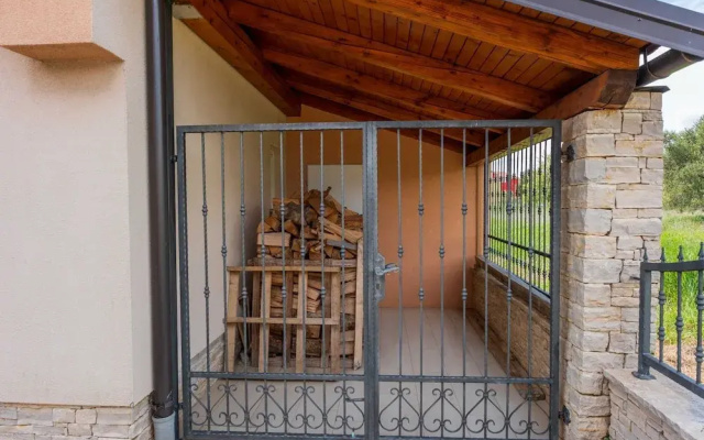 Charming Three Bedroom House Turanj