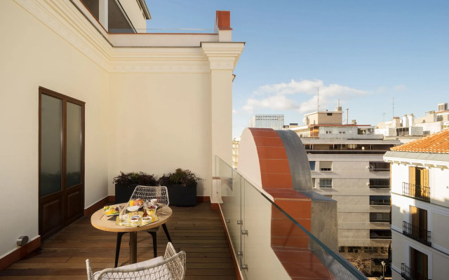 ICON Casona 1900 by Petit Palace