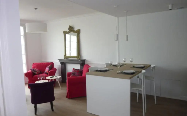 Brest Suite Home