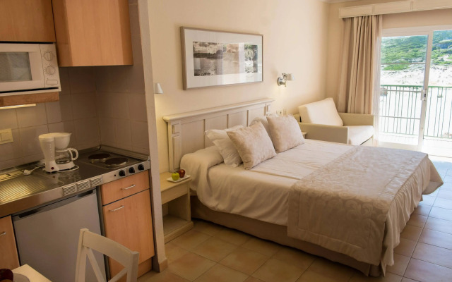 Отель VIVA Cala Mesquida Resort & Spa