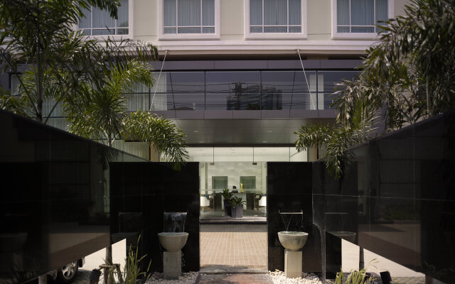 Отель Park Plaza Sukhumvit Bangkok вид на фасад