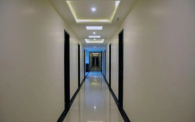 Hotel Regaal Palace