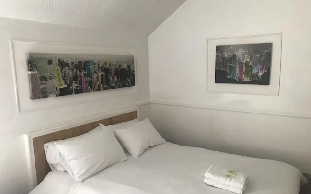 OYO Maggie Jones Guest House