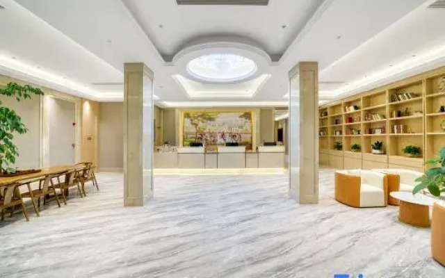 Vienna Hotel (Qianshan Branch, Shangrao Economic Development Zone)