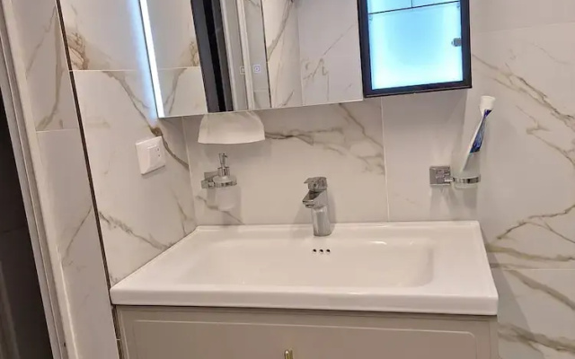 Charming 2-bedroom Apartment in Hamra, Beirut