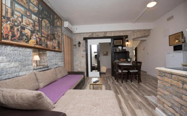 Elena Rooms