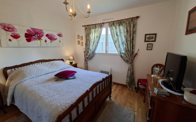 Ground Floor Holiday Home in Plestin des Greves