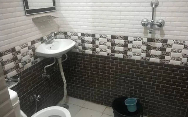 Hotel Dharohar Palace