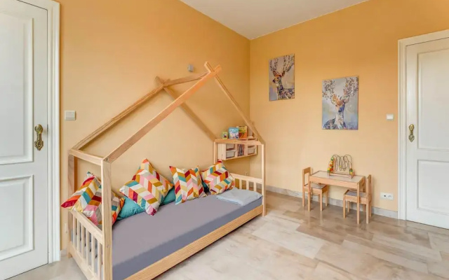 Luxury Holiday Home With Sauna and Jacuzzi in Heers