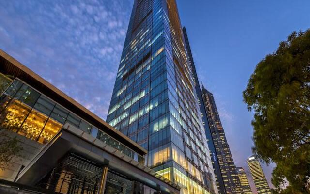 Four Seasons Hotel Shanghai at Pudong вид на фасад